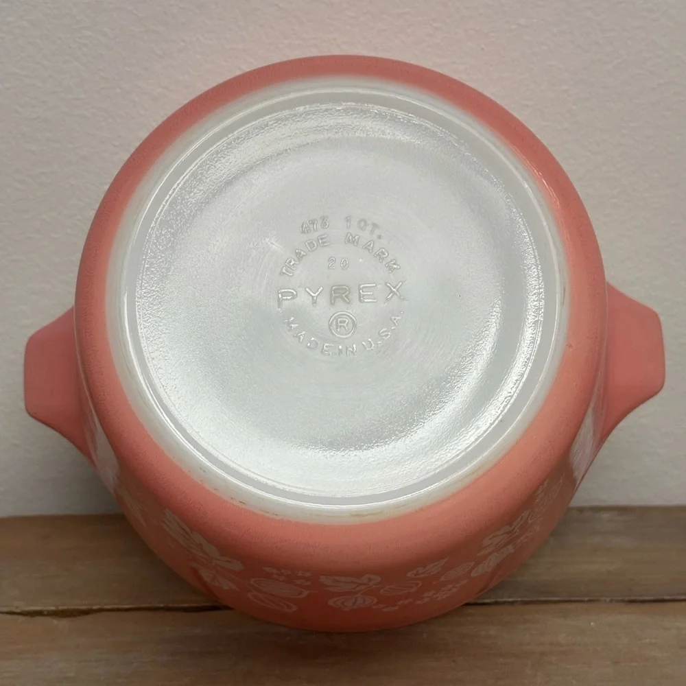 Vintage Pyrex Gooseberry Pink 473 1 Quart Round Covered Casserole dish with lid - Picture 10 of 15